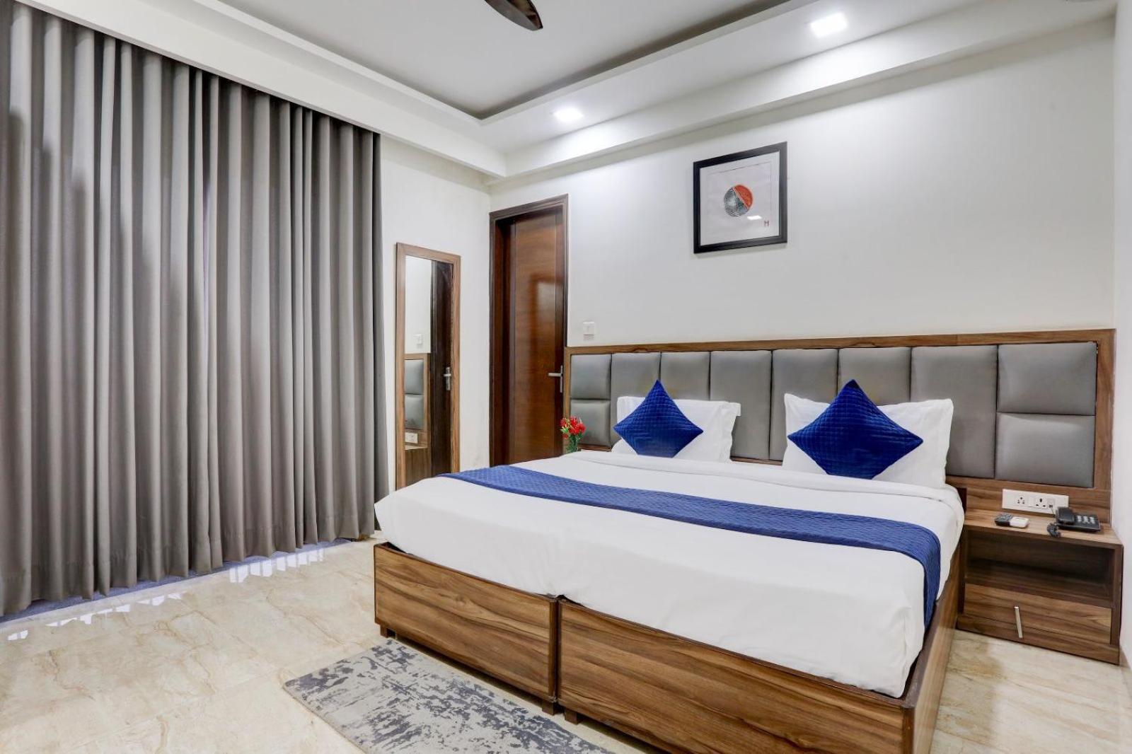 Hotel Greysky Medicity Gurgaon Buitenkant foto