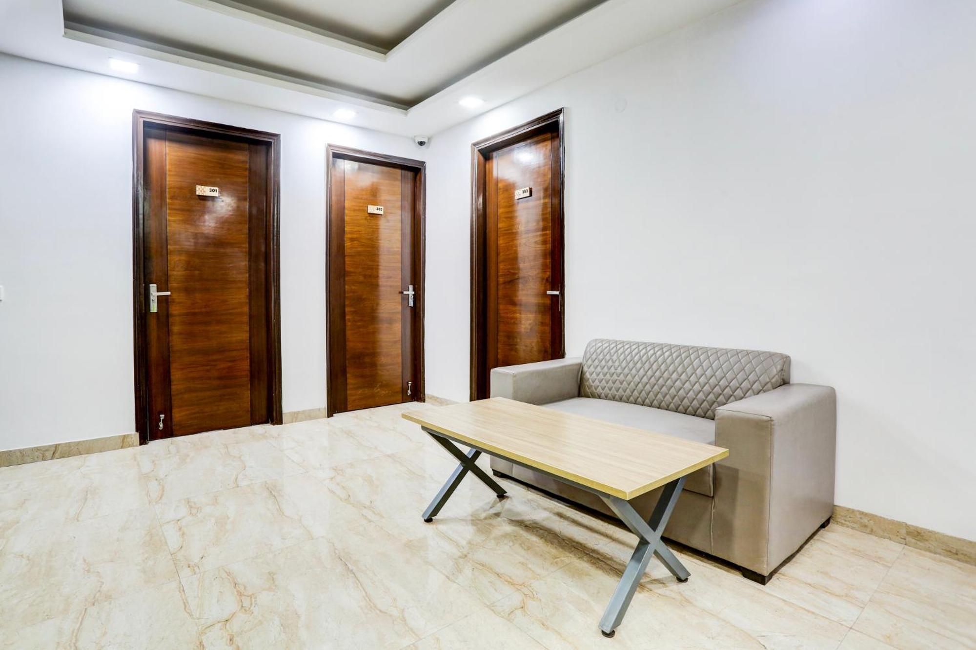 Hotel Greysky Medicity Gurgaon Buitenkant foto