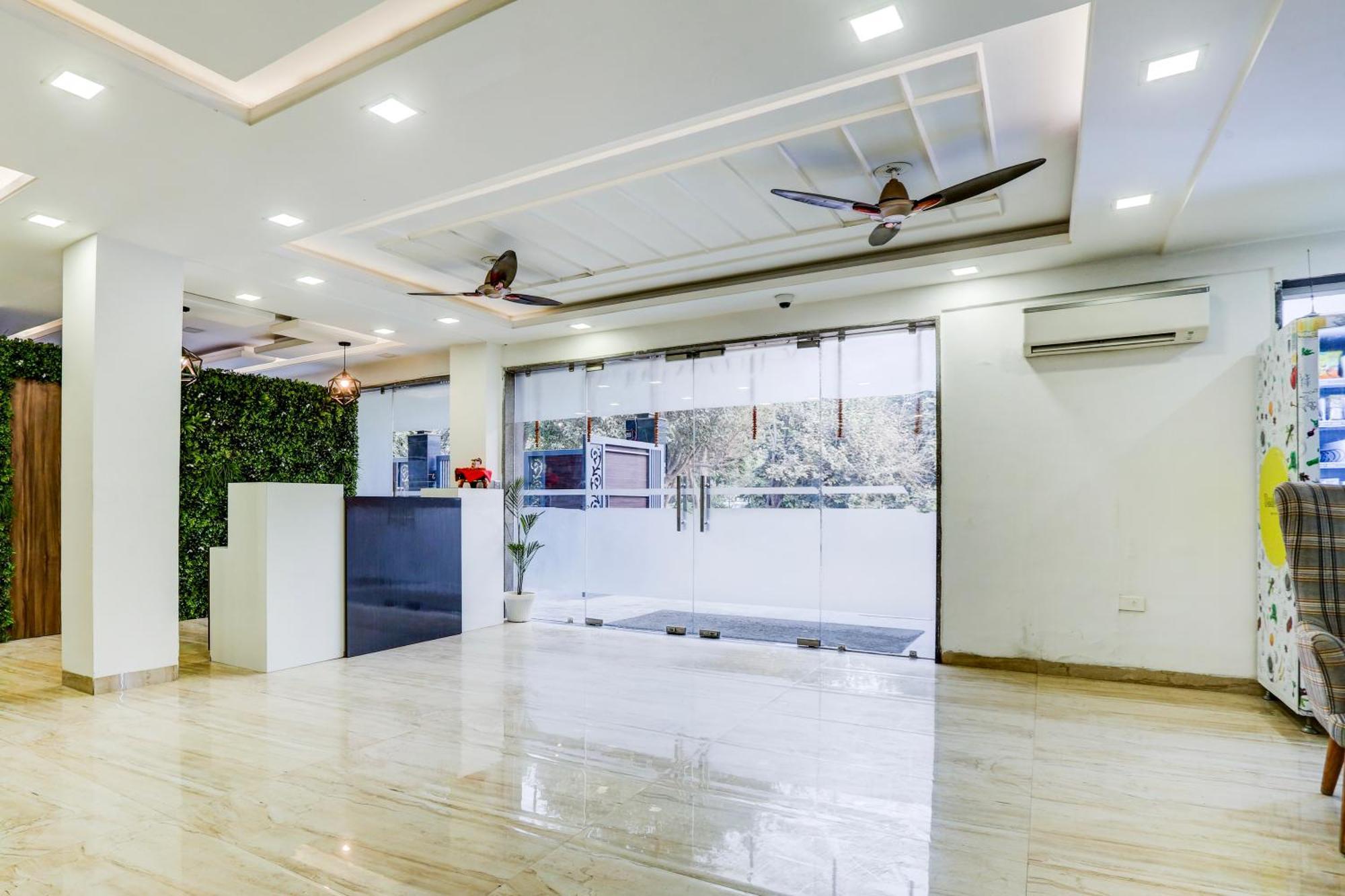 Hotel Greysky Medicity Gurgaon Buitenkant foto
